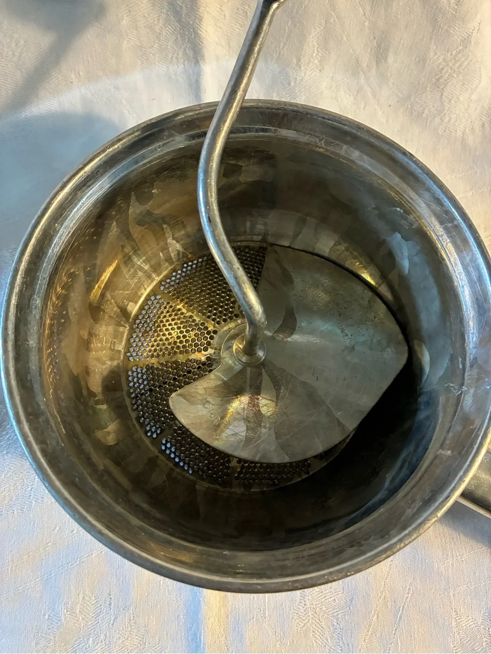 VTG Food Mill Stainless Steel Tomato Strainer or Passer Hand Crank Works Well
